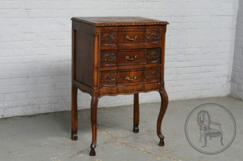 Антикварный комод код. BE6669