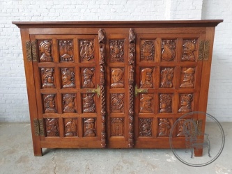 Антикварный дубовый шкаф в готическом стиле код. BE4136318
