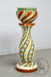 Старинное кашпо на пьедестале код. BE6880